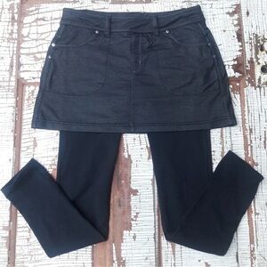 Athleta Denim Bettona 2 in 1 skirt crops black s